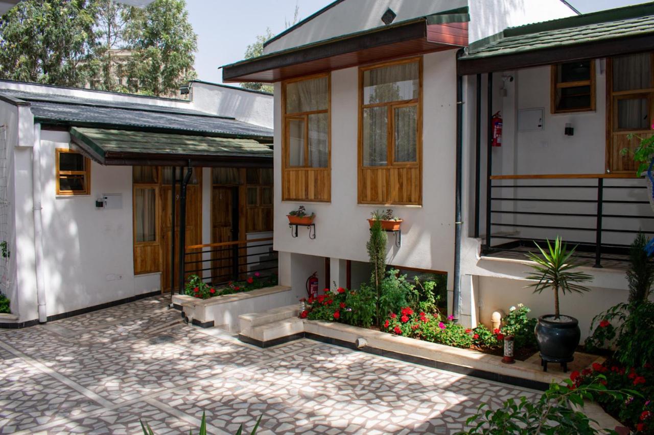 Choice Guest House 2 Addis Abeba Esterno foto
