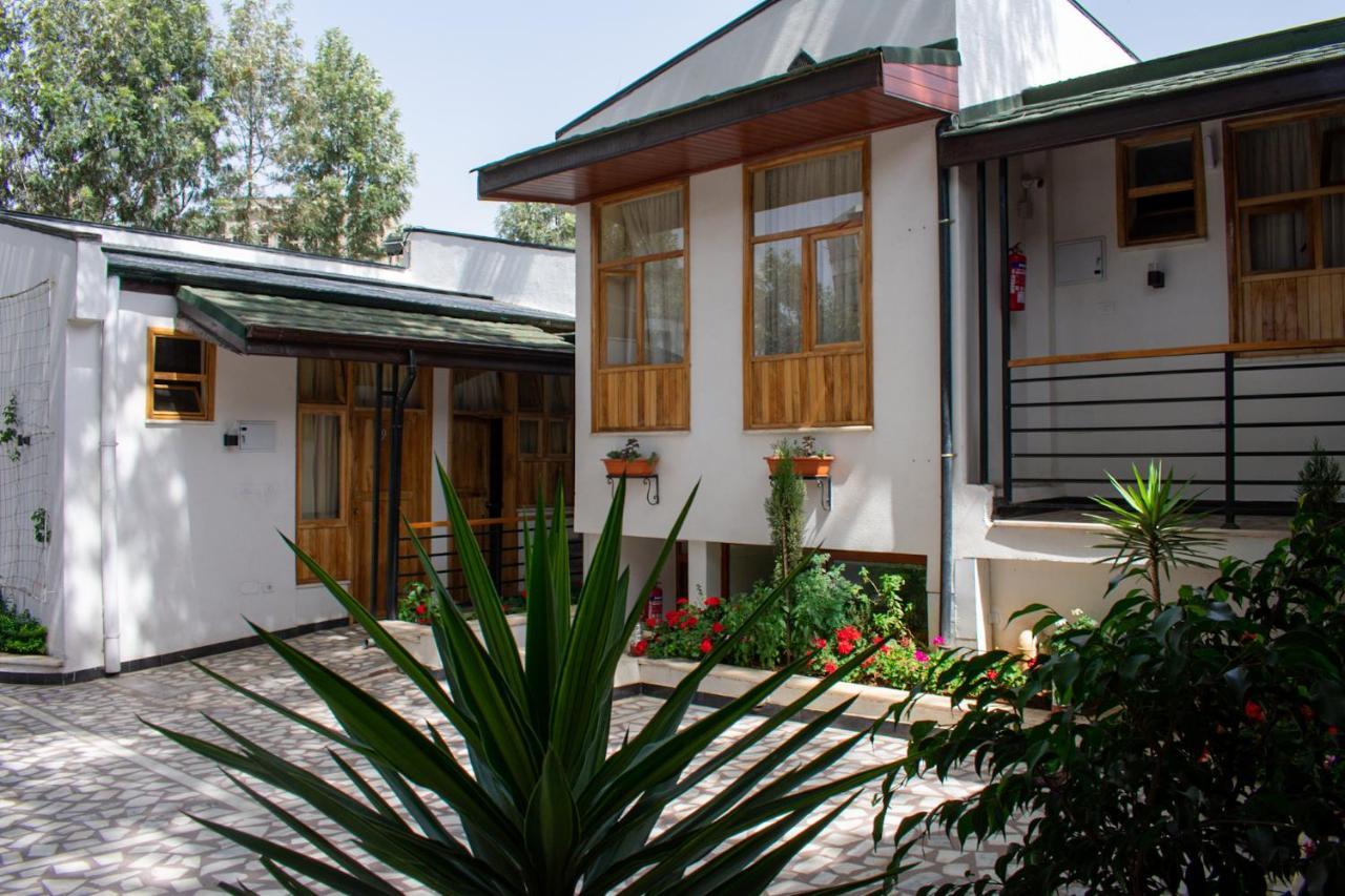 Choice Guest House 2 Addis Abeba Esterno foto