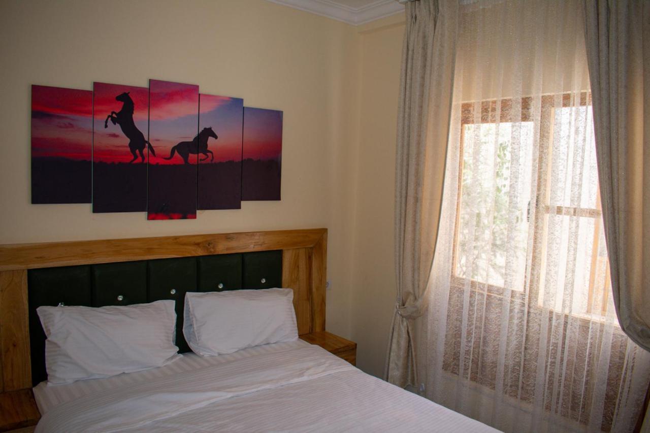 Choice Guest House 2 Addis Abeba Esterno foto