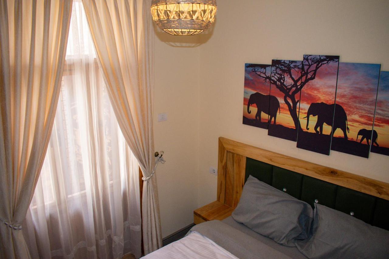 Choice Guest House 2 Addis Abeba Esterno foto